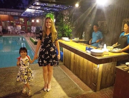 Blogger of the Month: Kelly Jackson & It's More Fun In Your 30's